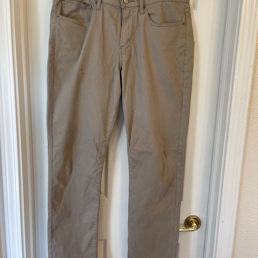 Lucky Brand Men's Khaki Pants